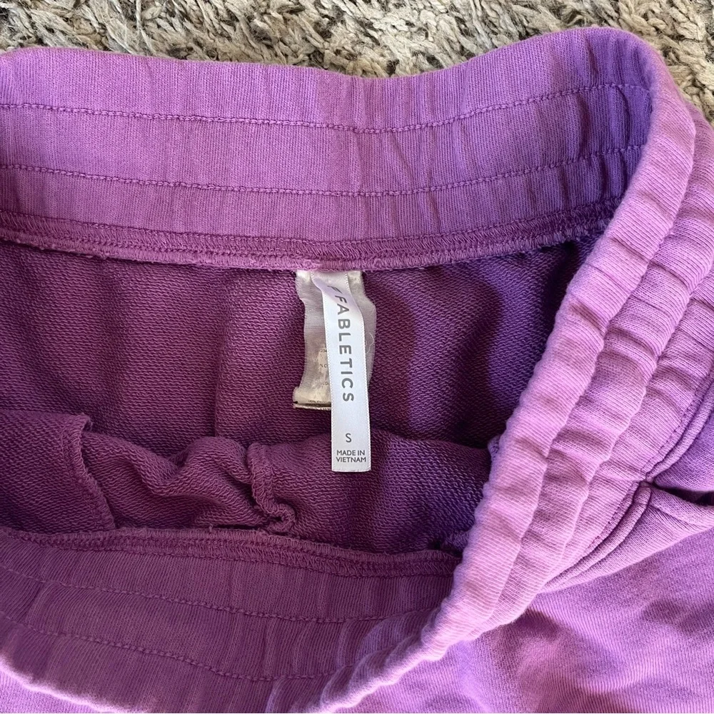 Fabletics Shorts - Picture 2 of 4